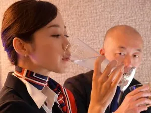 Má kế và cậu con anh xã thiếu thốn tình thương