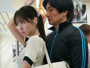 Anh đừng có liếm lồn em nữa