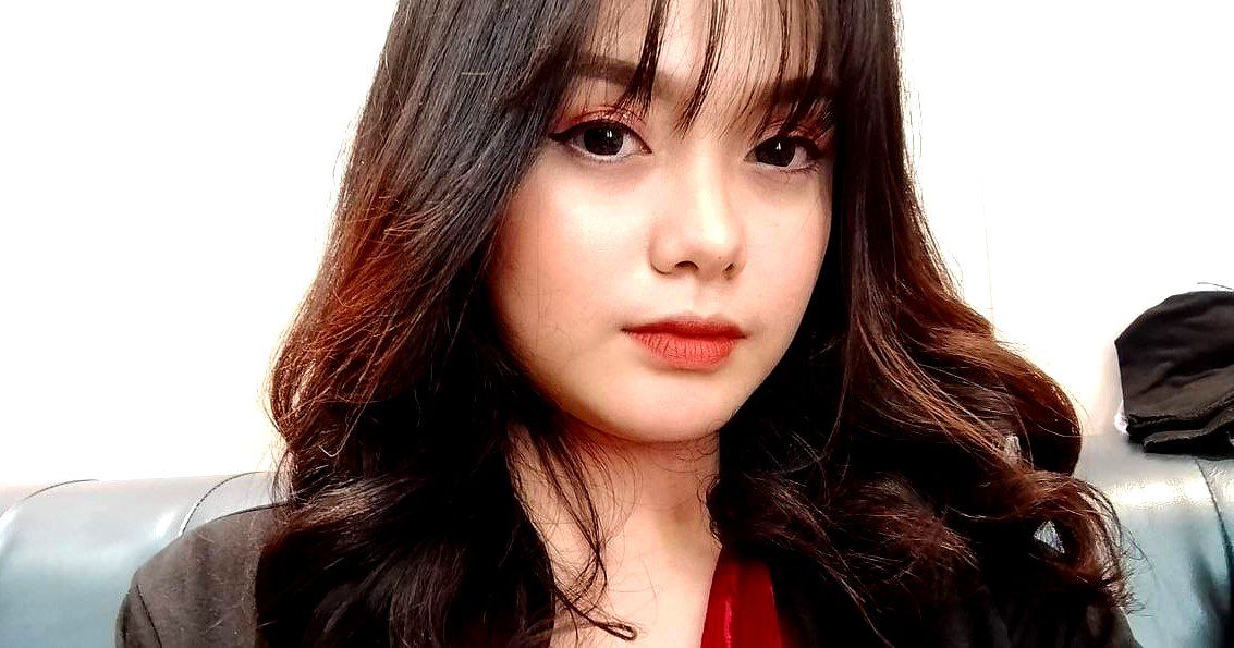 Mười tám phụ nữ khiêu dâm một khiêu dâm trong một thời gian dài